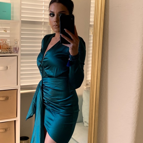 Sexy statement piece dress - Picture 4 of 4